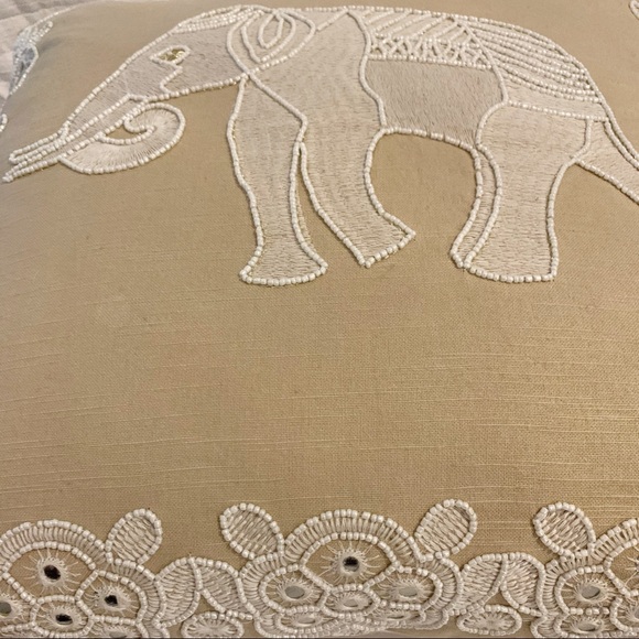 ❌❌**S*O*L*D**❌❌Gorgeous imported Beaded Elephant pillow - Picture 6 of 6